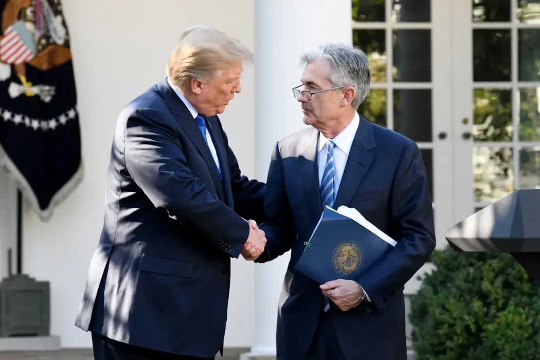 Vì sao giới đầu tư bỏ qua rủi ro lạm phát từ tham vọng Fed của Trump?