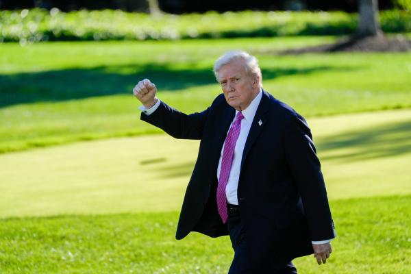 Ông Trump bảo vệ thành tích kinh tế của mình tại Quốc hội