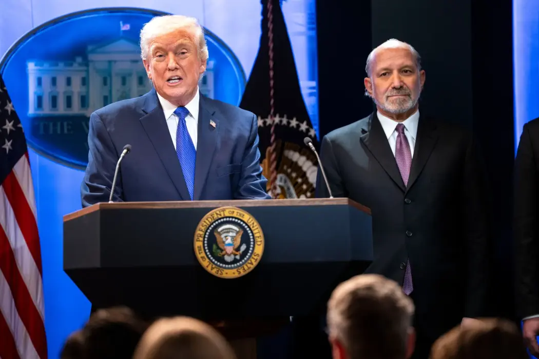 Tòa án Tối cao của Mỹ bác bỏ các mức thuế quan, ông Trump đáp trả bằng mức thuế mới