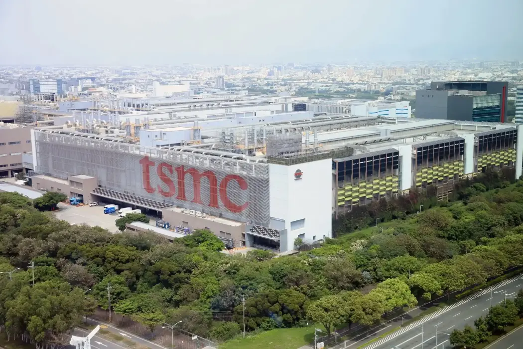 Doanh thu TSMC tăng 40% giữa làn sóng tích trữ chip