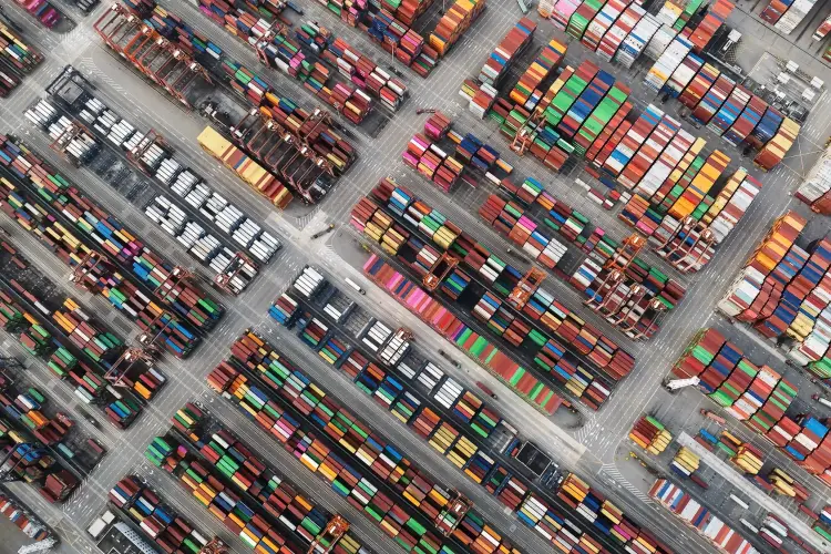 Các container hàng hóa tại Cảng container quốc tế Yantian ở Thâm Quyến, Trung Quốc. Hình ảnh: Qilai Shen/Bloomberg