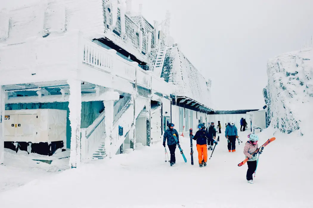 Du khách tại khu nghỉ dưỡng Jay Peak ở Vermont. Hình ảnh: Caroline Tompkins cho Bloomberg Businessweek 