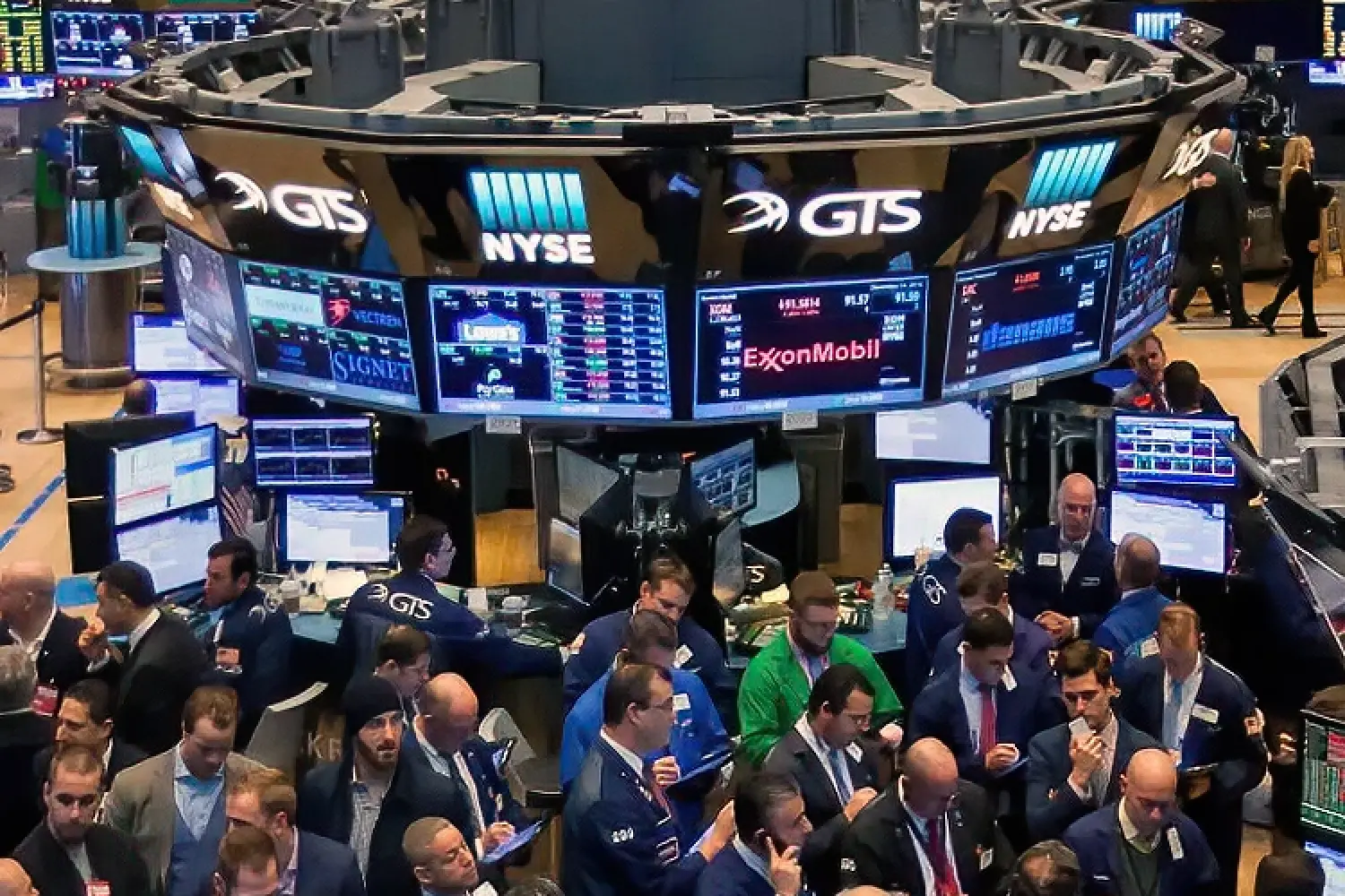 Cổ phiếu toàn cầu vượt xa S&P 500 trong năm đầu hỗn loạn của Trump