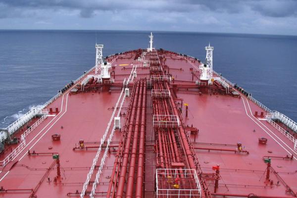 Cước tàu dầu lập kỷ lục vì tắc nghẽn eo biển Hormuz