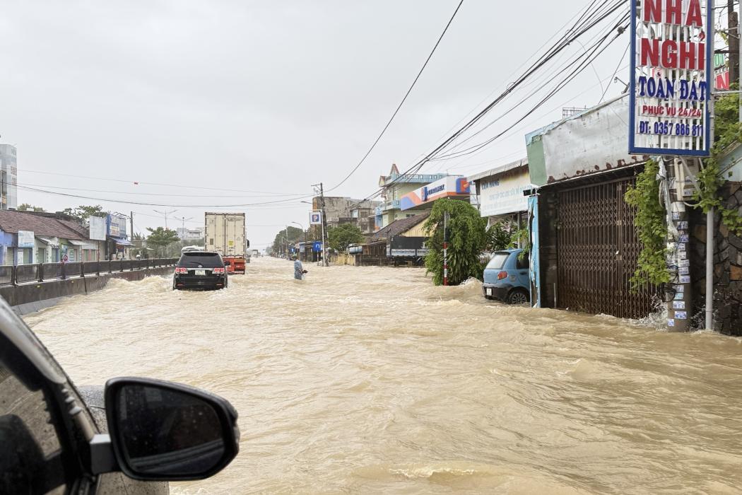 Bão lụt chết người và thiệt hại 3 tỉ USD thử thách năng lực thích ứng của Việt Nam