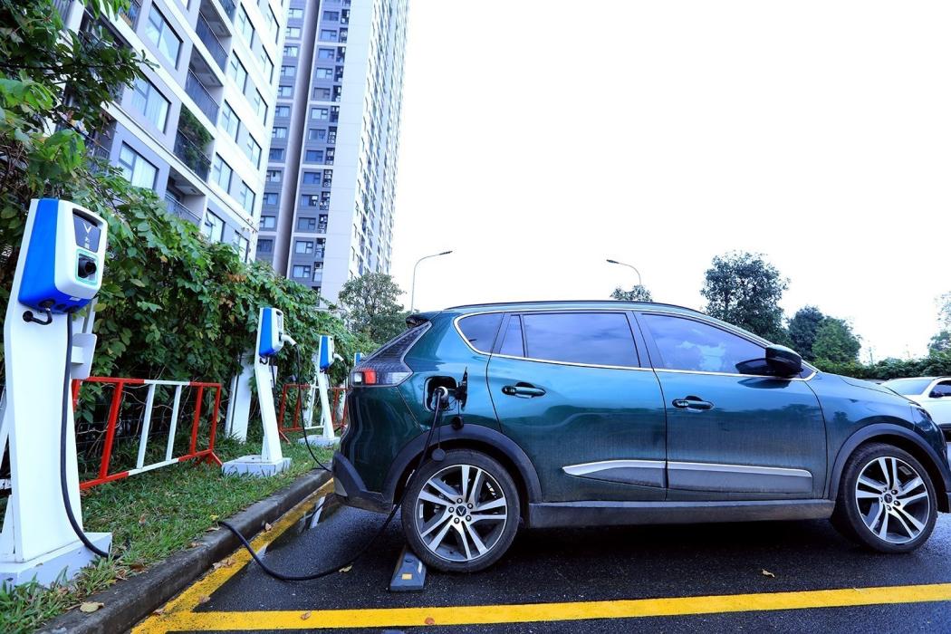 Thị trường ô tô: Nhập nguyên chiếc giảm, tăng nhập linh kiện và thiết bị phụ tùng