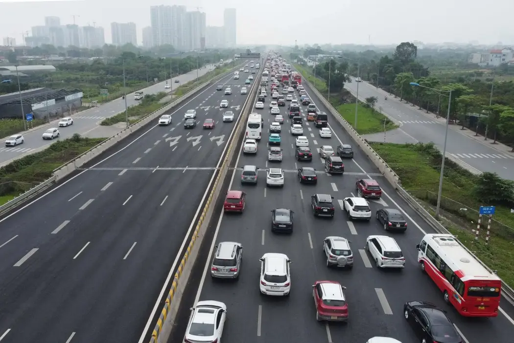 Ô tô đồng loạt giảm giá để kích cầu khi sức mua yếu