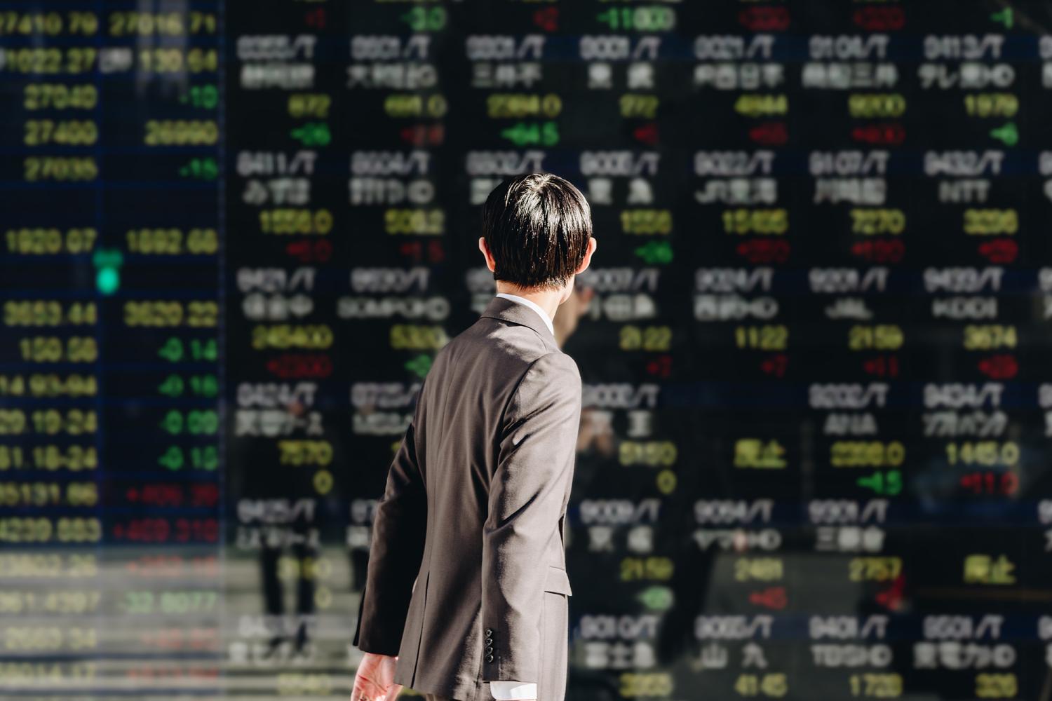 Xu hướng điều chỉnh tiếp tục, VN-Index kiểm định ngưỡng tâm lý 1.800?