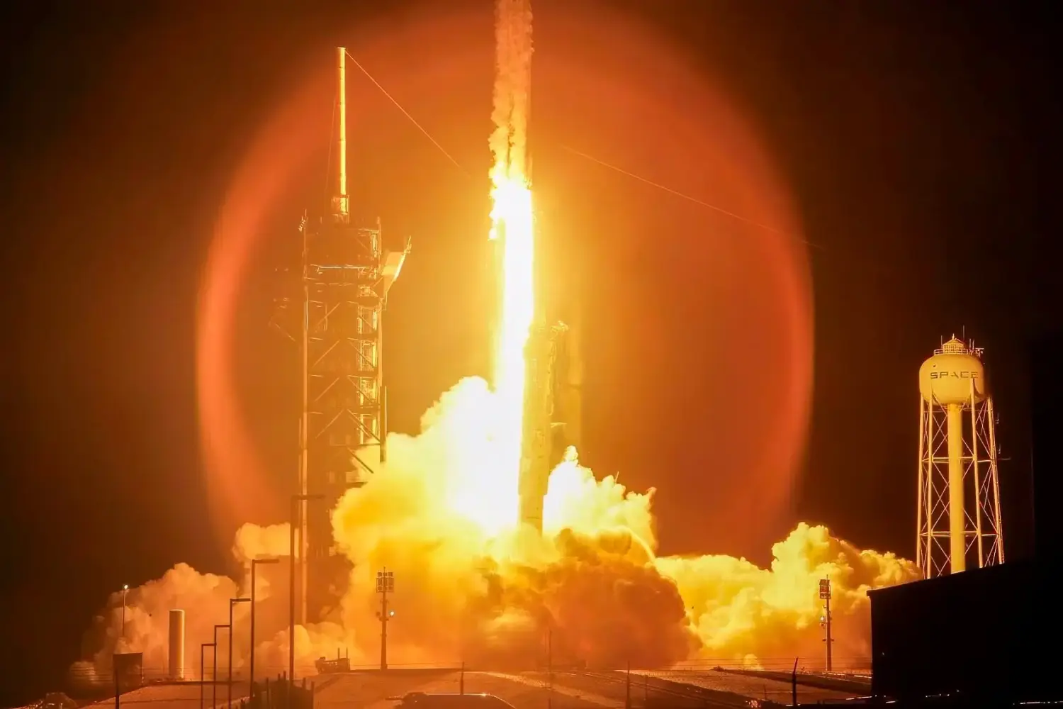 Elon Musk cân nhắc bán một phần cổ phần nội bộ SpaceX