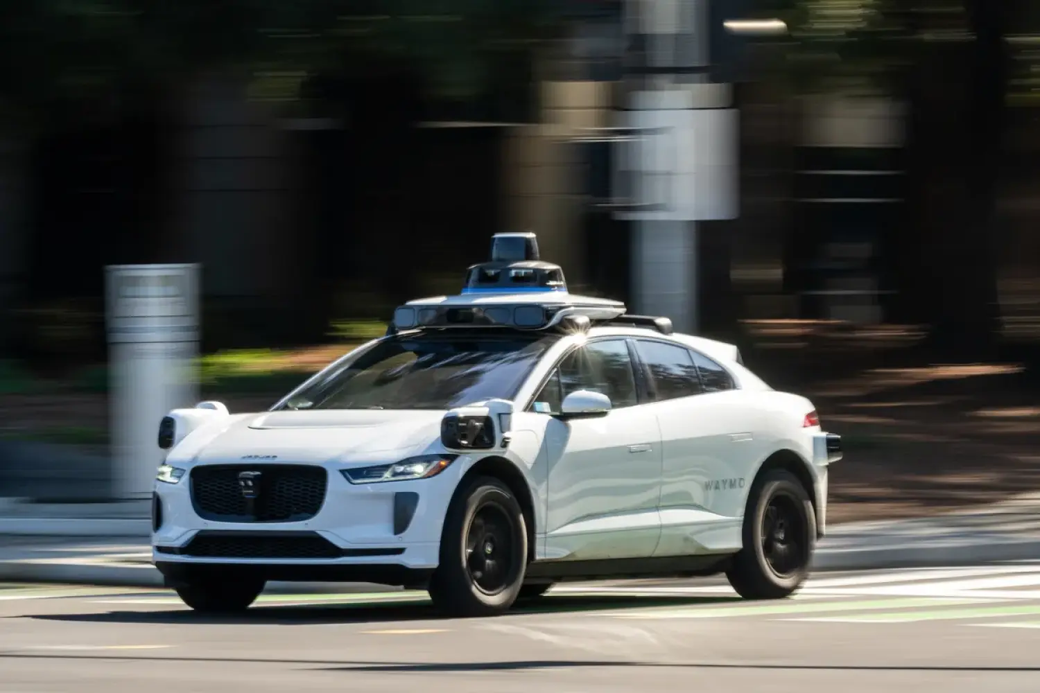 Waymo mở rộng dịch vụ robotaxi có thu phí sang Las Vegas