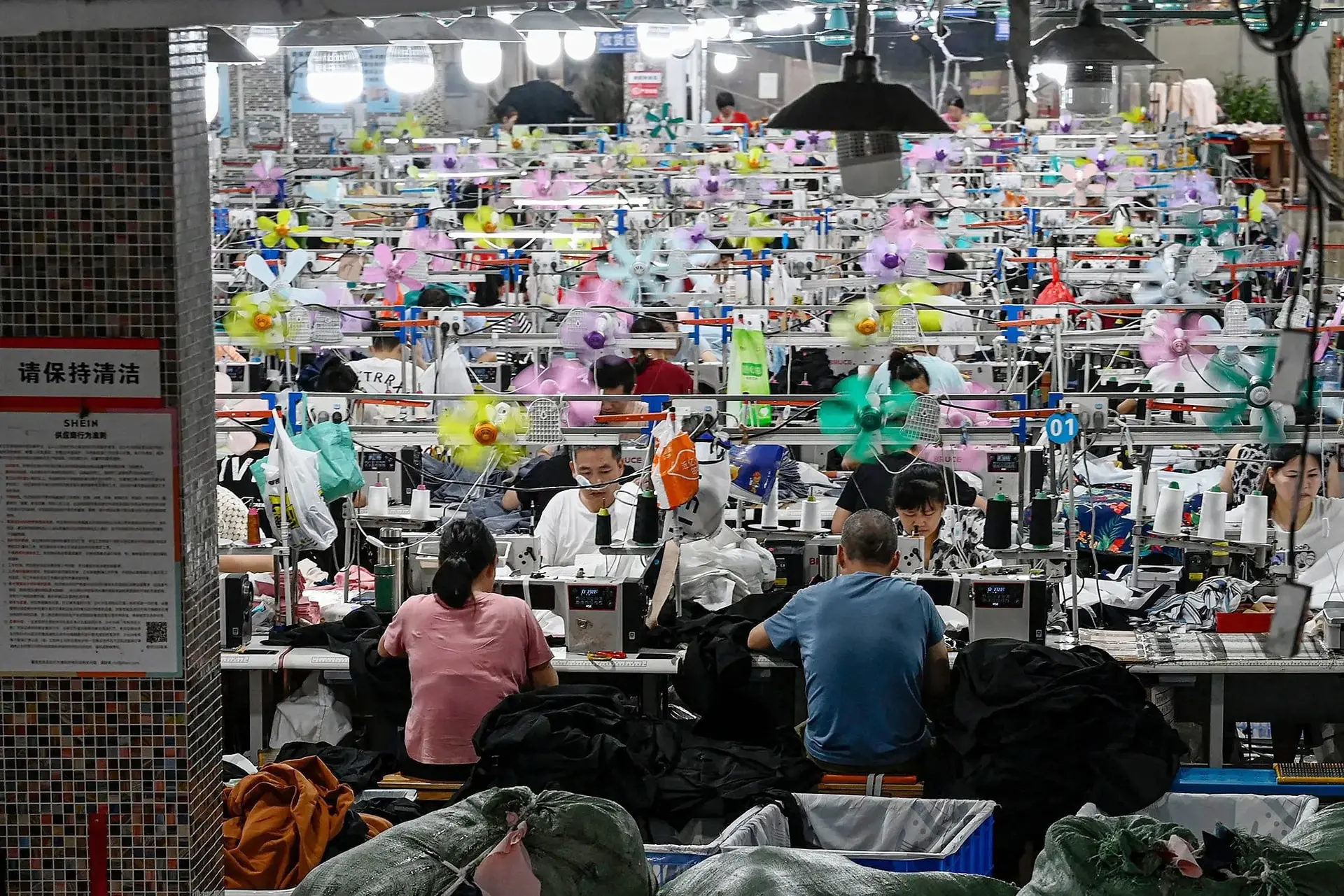 workers-factory-china_jade-gao-