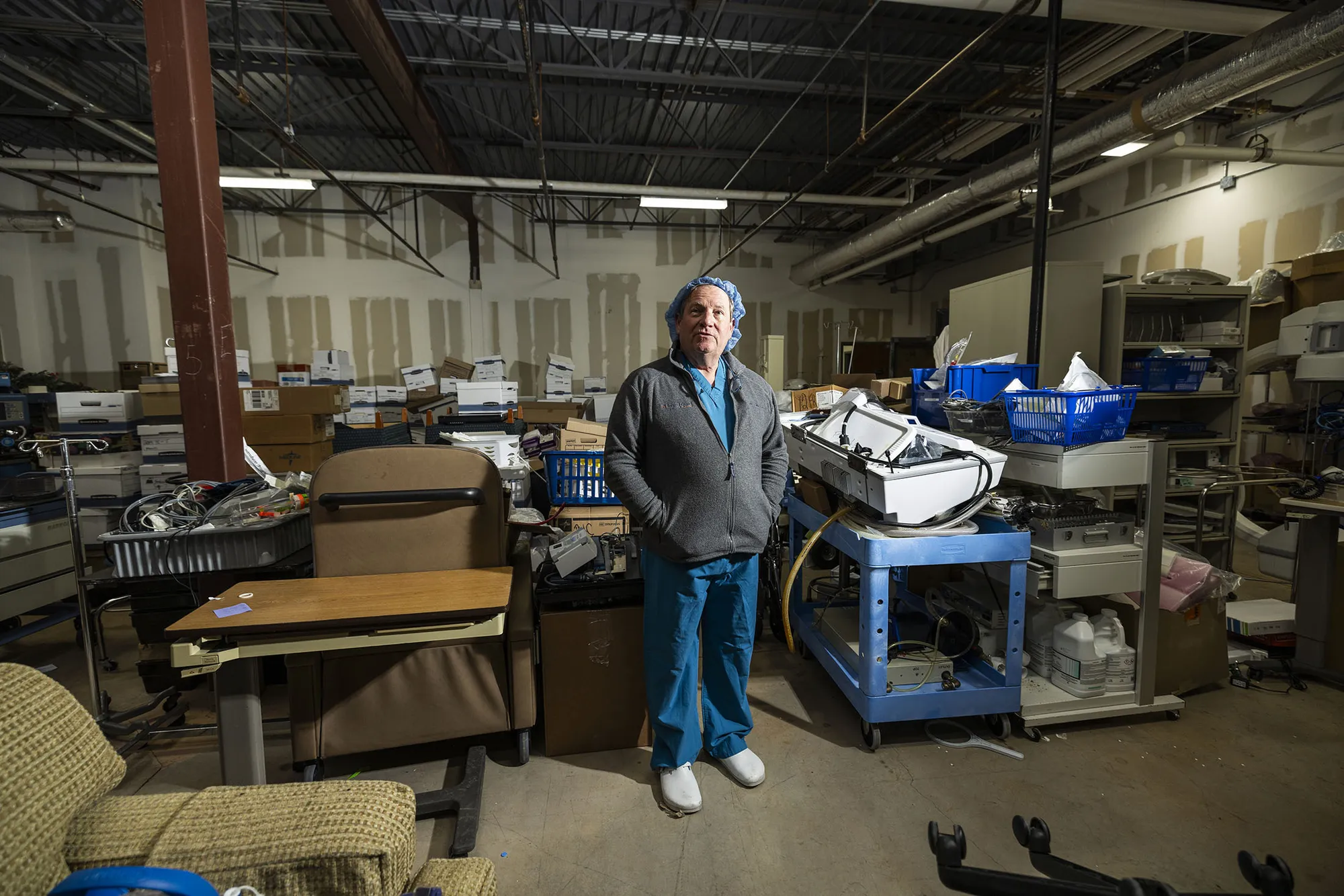 Keith Smith trong một phòng khá giản dị tại trung tâm Phẫu thuật Oklahoma vào ngày 4.3.Hình ảnh: Brett Deering cho Bloomberg Businessweek